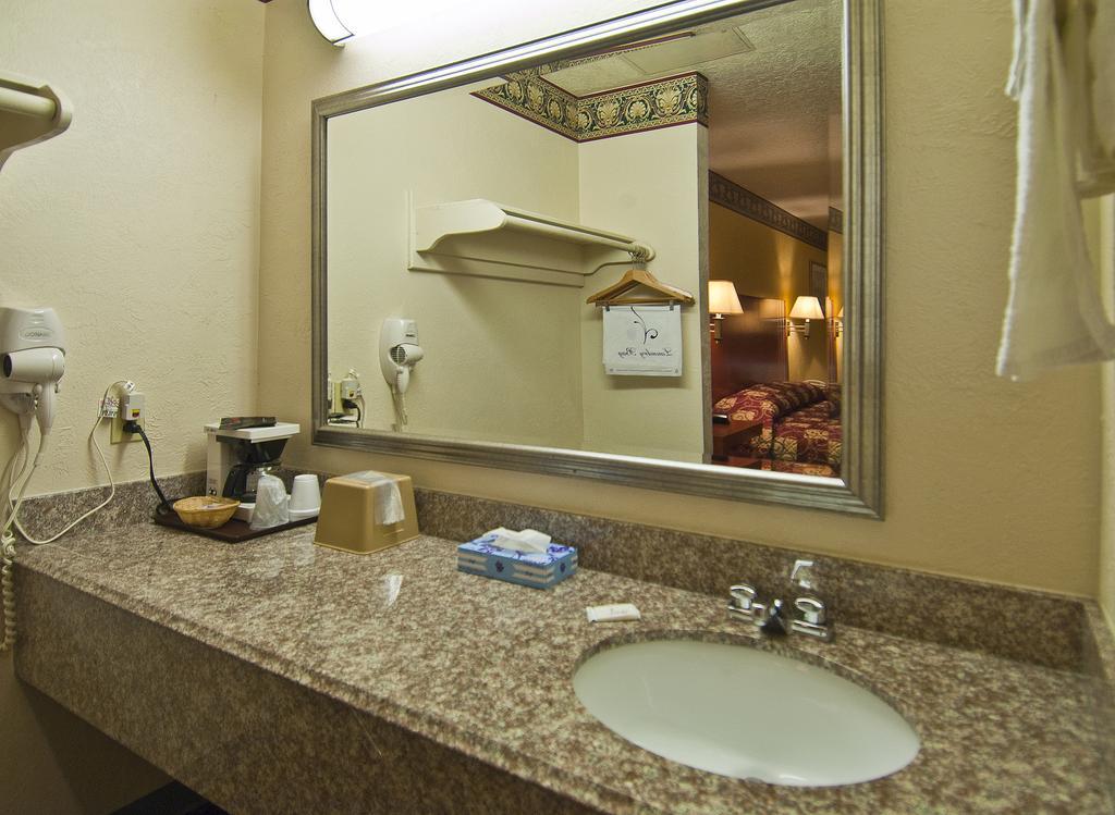Winnie Inn And Suites Room photo